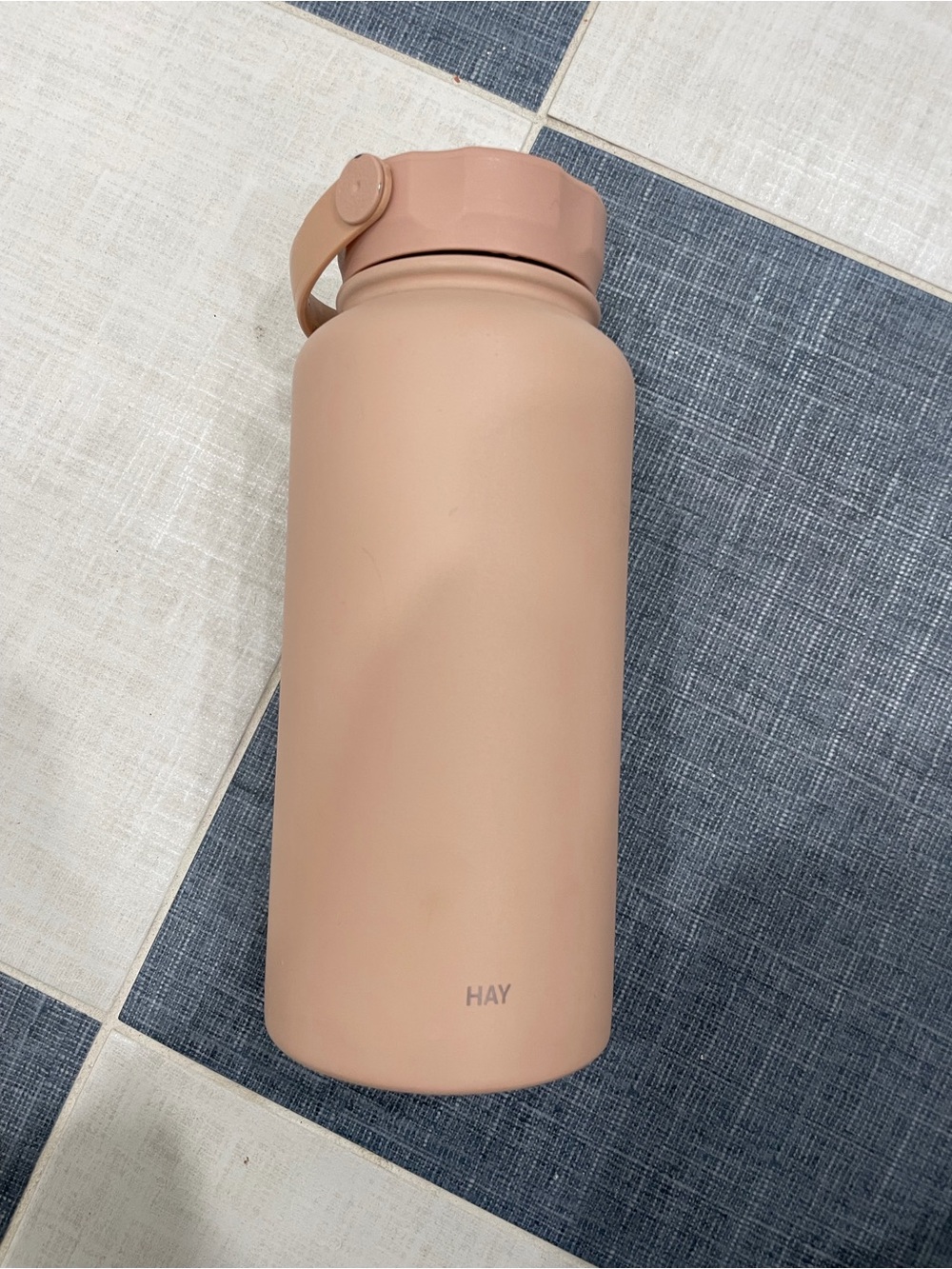 HAY Copenhagen Mono Thermal Water Bottle Insulated Flask Beige Pink 0.9L